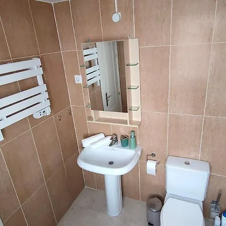 Spacious With A Great View Apartment